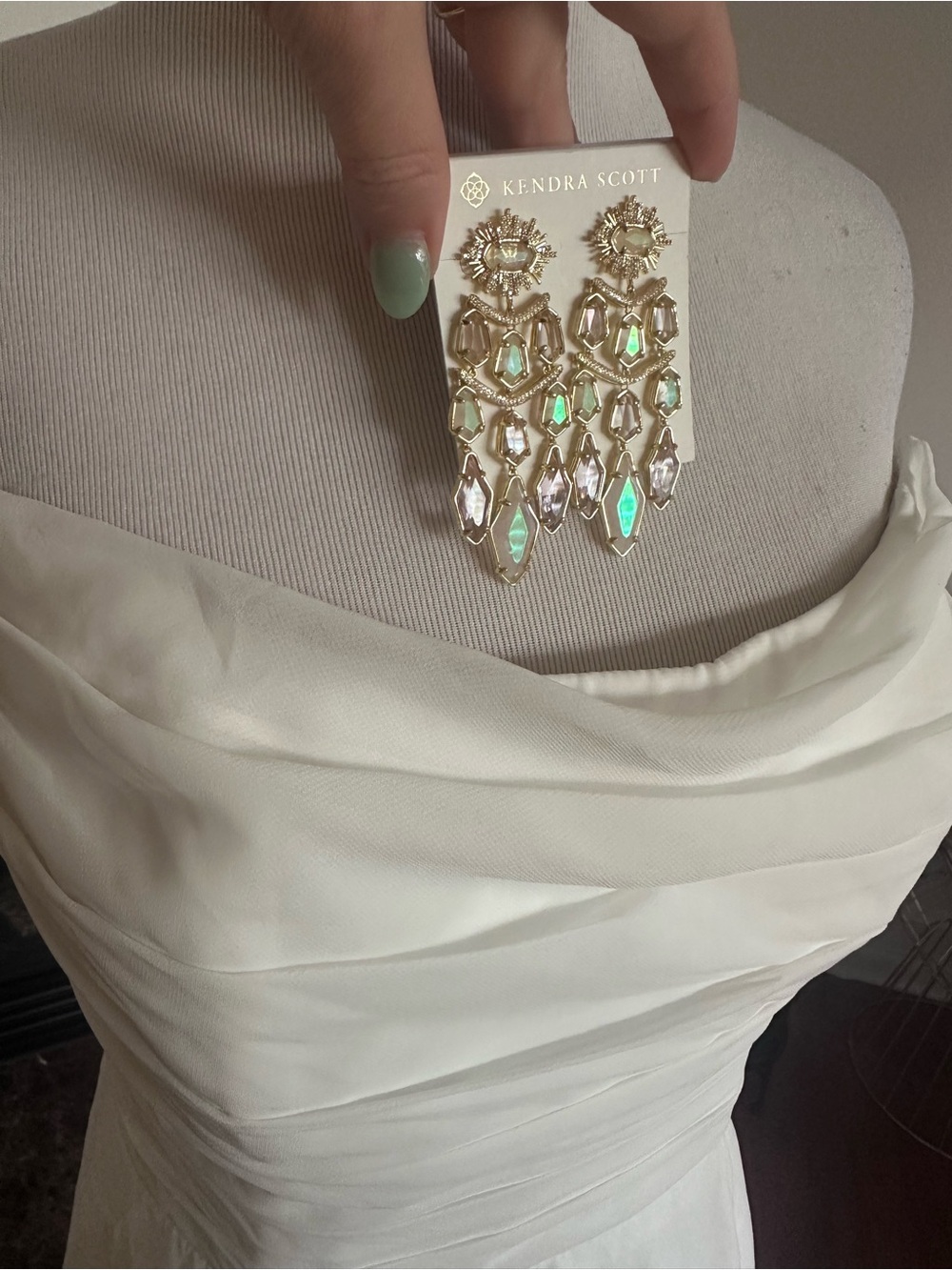 Kendra Scott Gold Iridescent Pink/Lavender Alexandria Chandelier Earrings - Picture 8 of 10
